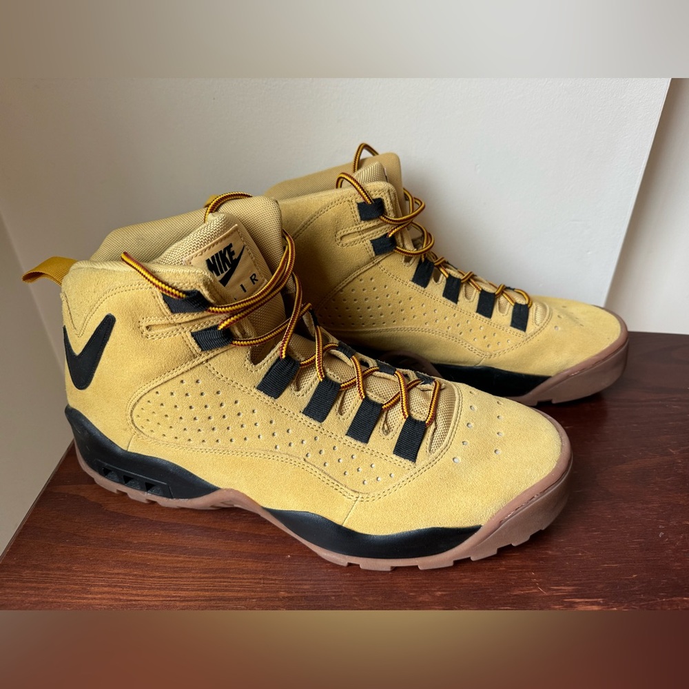 Nike Air Darwin Wheat Gold/Black Gum Men's Size 14 LIKE NEW! AJ9710-700